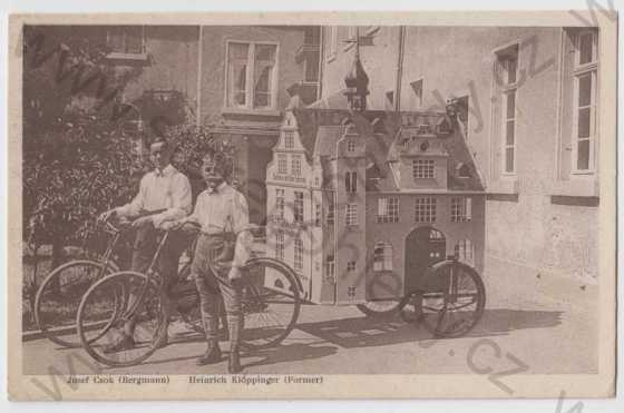  - Josef Czok (Bergmann) a Heinrich Klöpponger (Former) na kolech