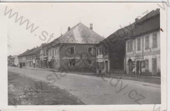  - Cerhovice, záběr ulice, papírnictví, restaurace