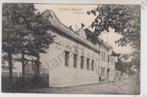  - Valašské Meziříčí (Vsetín), Sokolovna, pohled ulicí