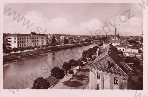  - Břeclav - Lundenburg, částečný záběr města, řeka