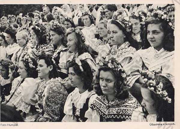  - Kroj, dívky, zahájení žní 1955