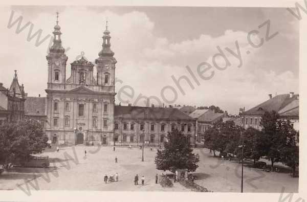  - Uherské Hradiště, náměstí, kostel