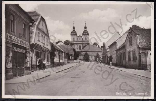  - Rožďalovice (Nymburk), pohled ulicí, kostel, obchod