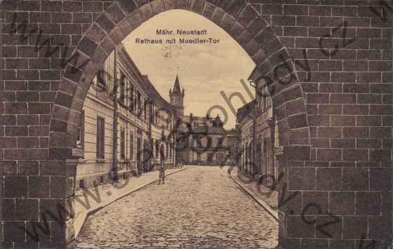  - Uničov / Mährisch - Neustadt, Rathaus mit Maedler - Tor