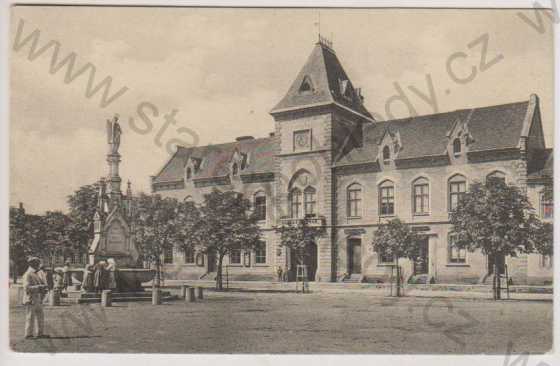  - Lednice (Eisgrub), Zub - Brunnen und Rathaus