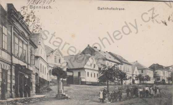  - Horní Benešov, záběr do ulice na domy / Bennisch, Bahnhofsstrase