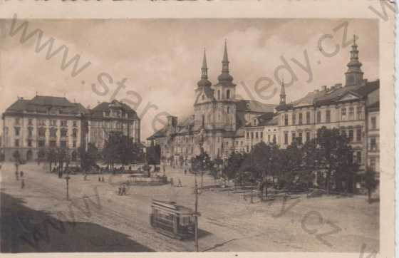  - Jihlava (Iglau), partie náměstí,v pozadí kostel, TRAMVAJ