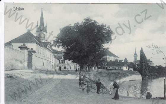  - Čáslav (Kutná Hora), částečný záběr na kostel a město, kolorovaná