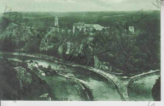  - Zvíkov, hrad - pohled z pravého břehu Vltavy