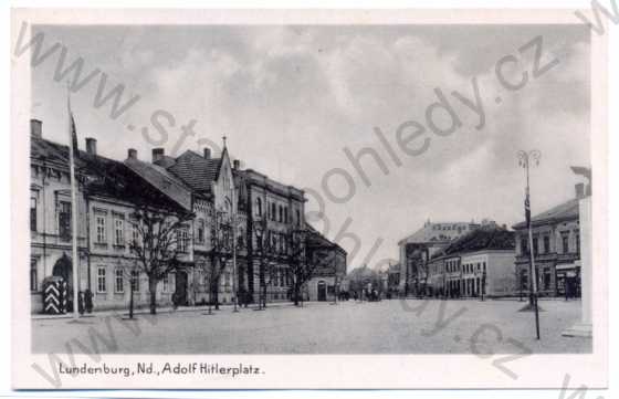  - Břeclav (Lundenburg, Niederdonau) - náměstí (Adolf Hitlerplatz), vojáci, vlajka, Baťa