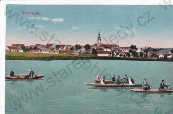  - Nová Bystřice(Neubistritz), část města a rybník, lidé na lodičkách
