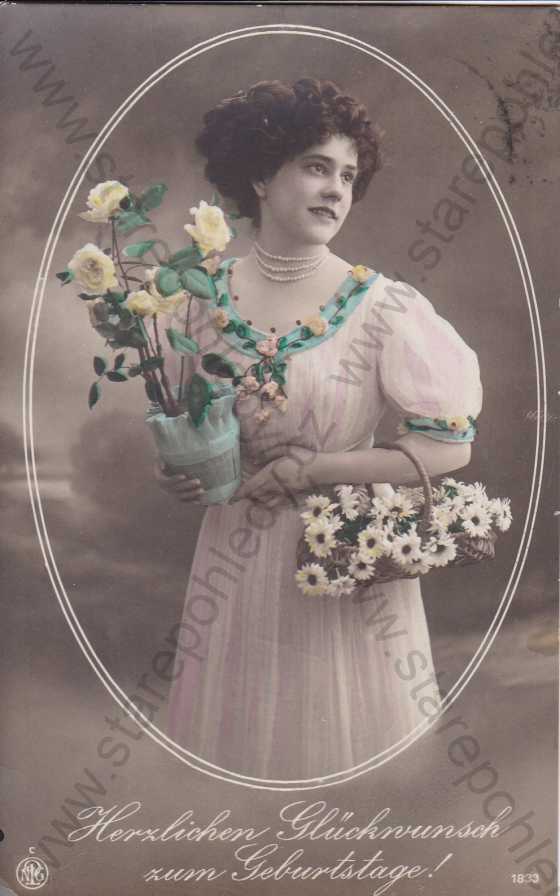  - Foto-žena s růžemi a košíčkem květin, koláž