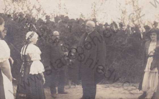  - Zbudov-Dívčice, S.Skálová vítá ministra Zahradníka v r.1912(dle majitele pohledu), Elektrofot Č.Budějovice