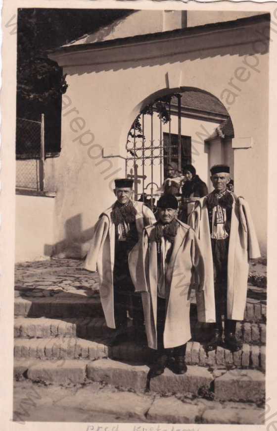  - Moravské kroje, před kostelem ve Vlčnově, foto J.Švec