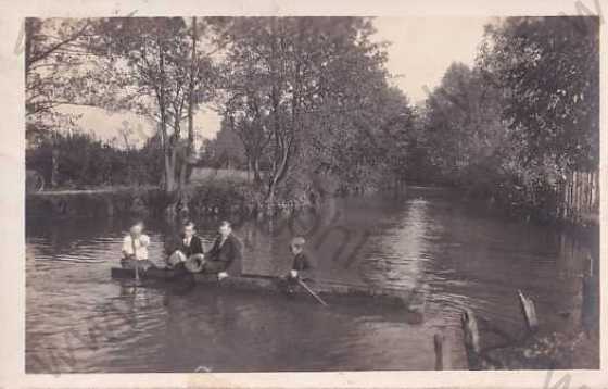  - Dašice (Pardubice), U mlýna, postavy, Grafo Čuda Holice