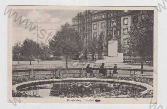  - Pardubice, náměstí, kašna