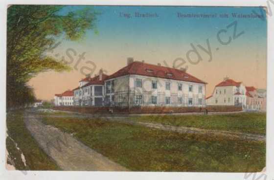  - Uherské Hradiště (Ung. Hradisch), Waisenhaus, Beamtenviertel, částečný záběr města, kolorovaná