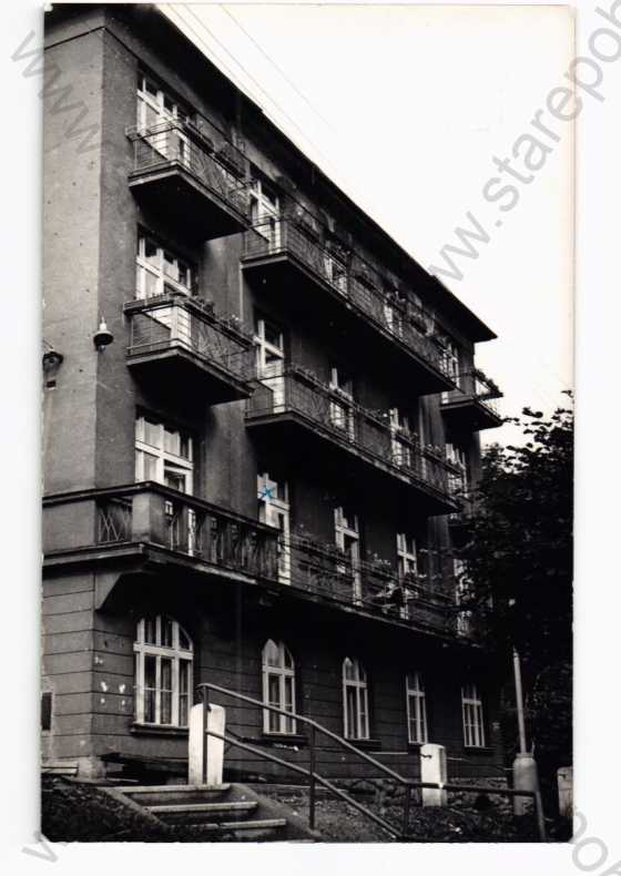  - Jáchymov, Karlovy Vary, částečný záběr města, dům