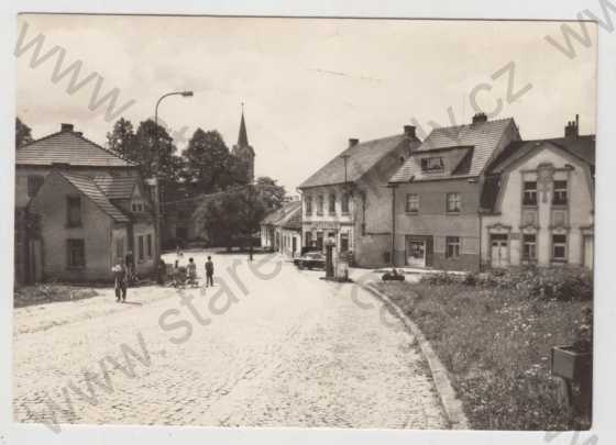  - Pyšely (Praha - východ), pohled ulicí, automobil