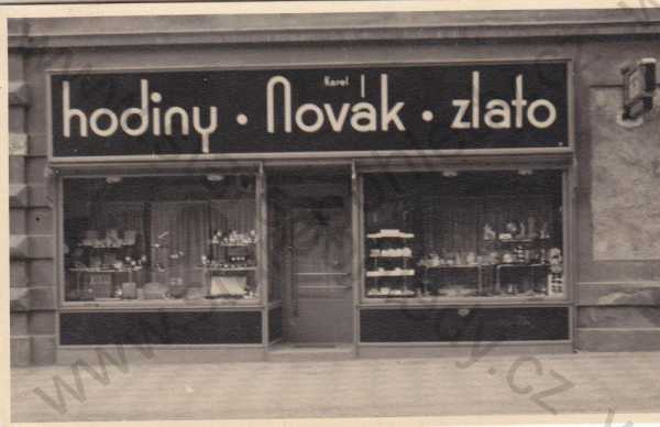  - Třinec, Obchod, Hodiny - Novák - zlato, detail obchodu