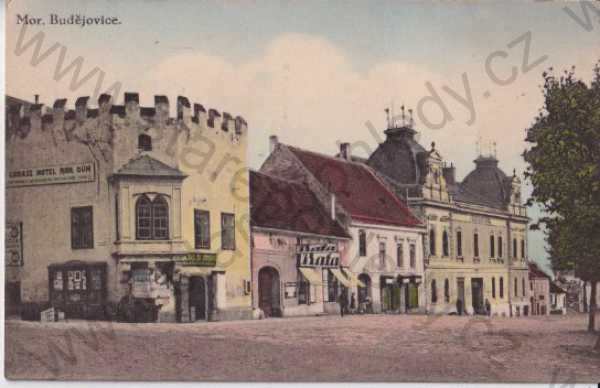 - Moravské Budějovice (Třebíč), pohled do ulice, obchod Baťa, litografie, kolorovaná