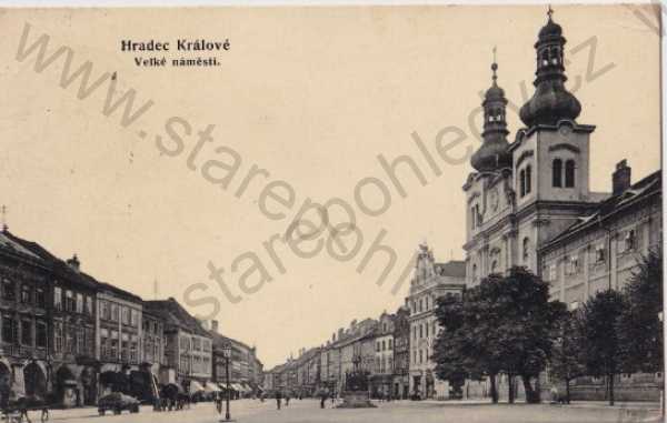  - Hradec Králové (Königgrätz) - Velké náměstí, kostel, obchody, povozy