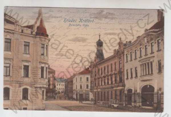  - Hradec Králové, pohled ulicí, automobil, kolorovaná