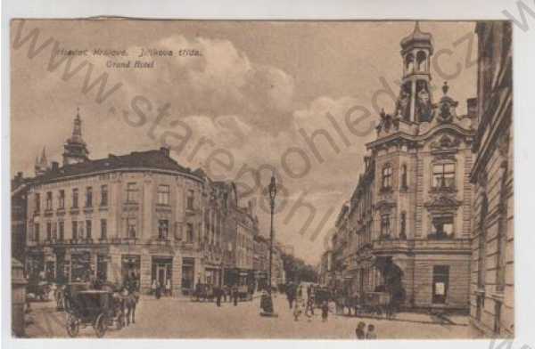  - Hradec Králové, Jiříkova třída, pohled ulicí, Grand hotel, kůň, kočár