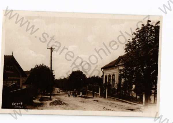  - Chýšť Pardubice, pohled ulicí škola foto Tichý, Bromografia