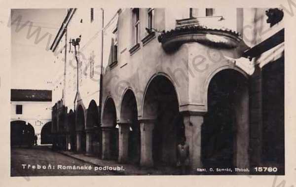  - Třeboň, Jindřichův Hradec, Románské podloubí, postava, Foto-Fon Praha