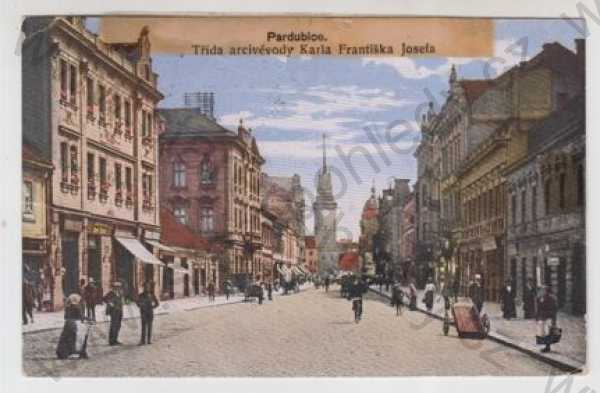  - Pardubice, pohled ulicí, bicykl, kára, povoz, Třída arcivévody Karla Františka Josefa, kolorovaná