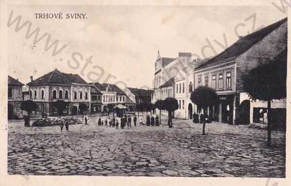  - Trhové Sviny (České Budějovice), náměstí, obchody, postavy