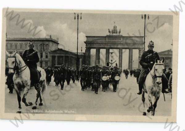  - 3. říše, Berlín, vojenský průvod