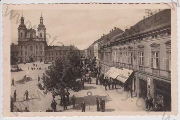  - Uherské Hradiště (Ungarisch Hradisch) - náměstí, kostel, auto, Smékal