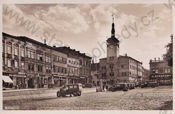 - Kroměříž - Kremsier, náměstí, obchody, automobil