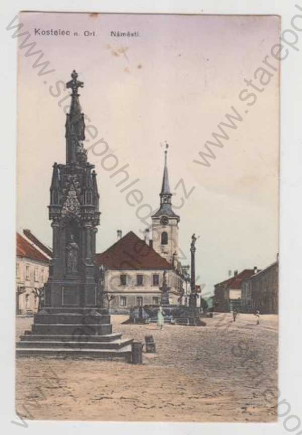  - Kostelec nad Orlicí (Rychnov nad Kněžnou), náměstí, sloup, socha, kolorovaná