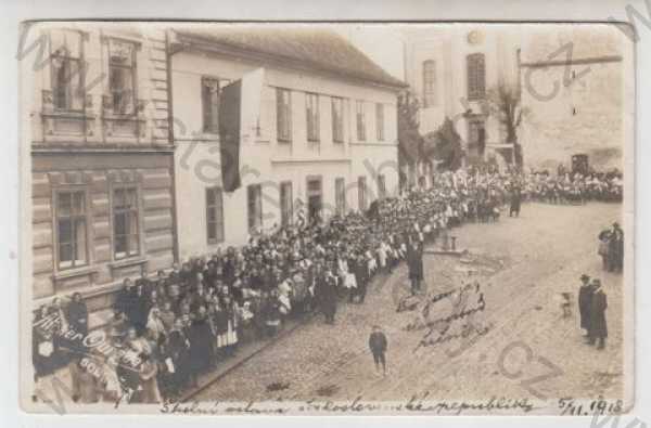  - Dobruška (Rychnov nad Kněžnou), pohled ulicí, průvod