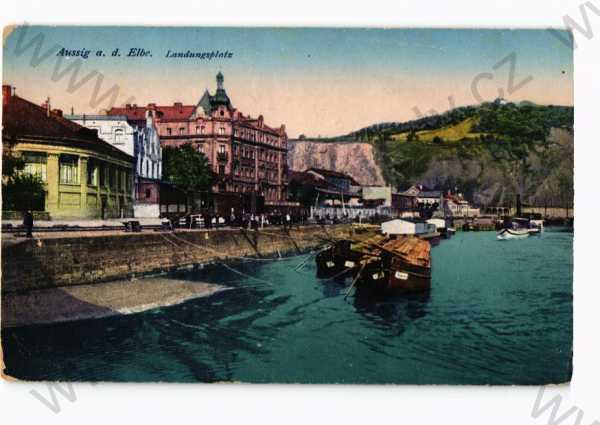  - Ústí nad Labem, částečný záběr města, přístav, lodě