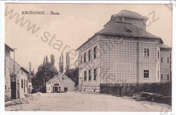  - Krušovice - škola, v pozadí pivovar