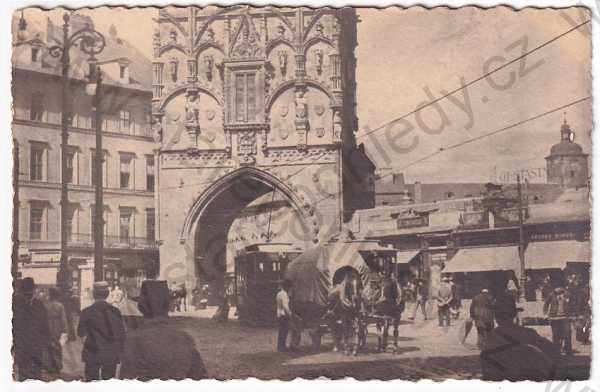  - Praha - Prašná brána, kůň, TRAMVAJ