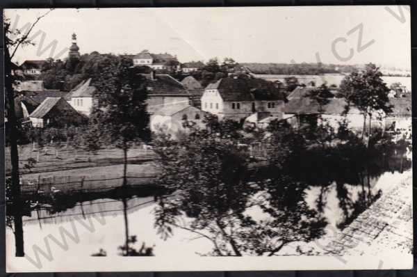  - Svojšín (Tachov), částečný záběr obce, řeka, kostel