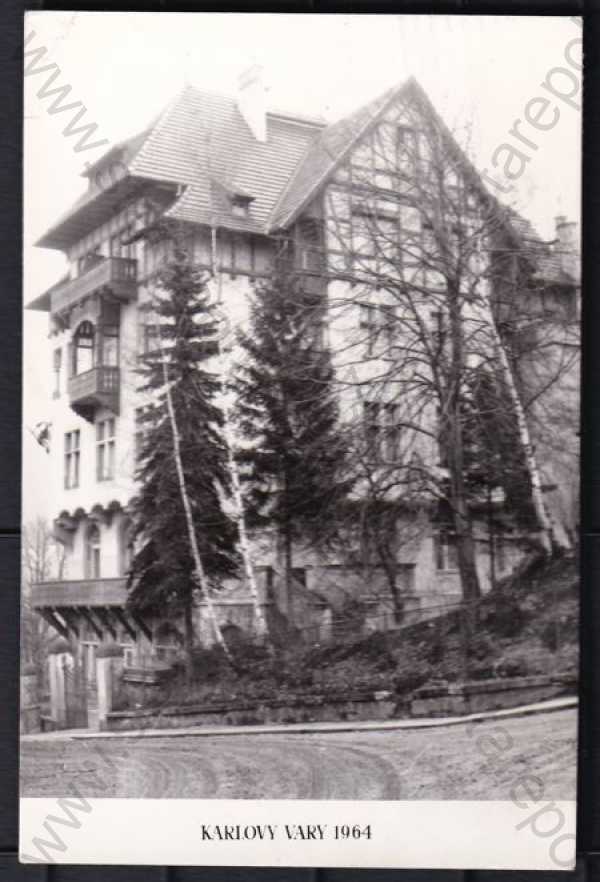  - Karlovy Vary, vila, celkový pohled