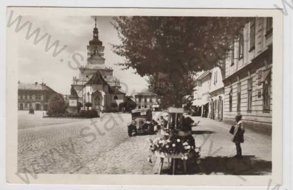  - Chlumec nad Cidlinou (Hradec Králové), náměstí, kostel, automobil
