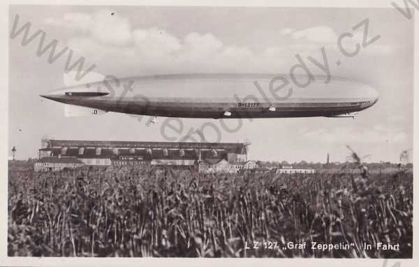  - Vzducholoď Graf Zeppelin ve vzduchu