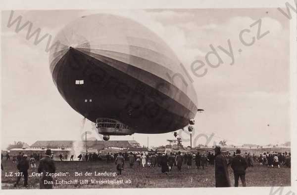  - Vzducholoď Graf Zeppelin ve vzduchu