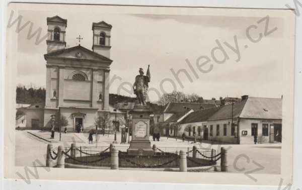  - Bučovice (Vyškov), náměstí, kostel, socha
