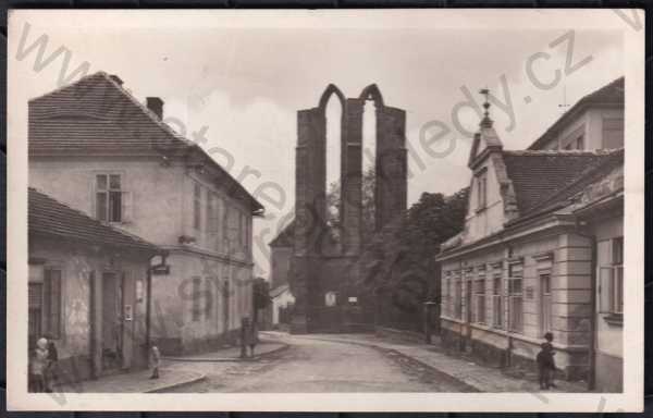  - Benešov, zřícenina kláštera minoritů, foto J.Švec