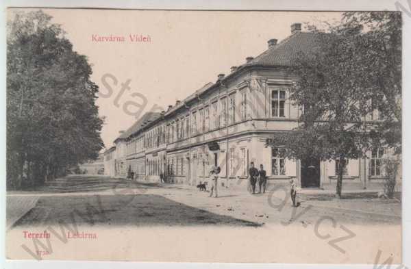 - Terezín (Litoměřice), pohled ulicí, Kavárna Vídeň, lékárna