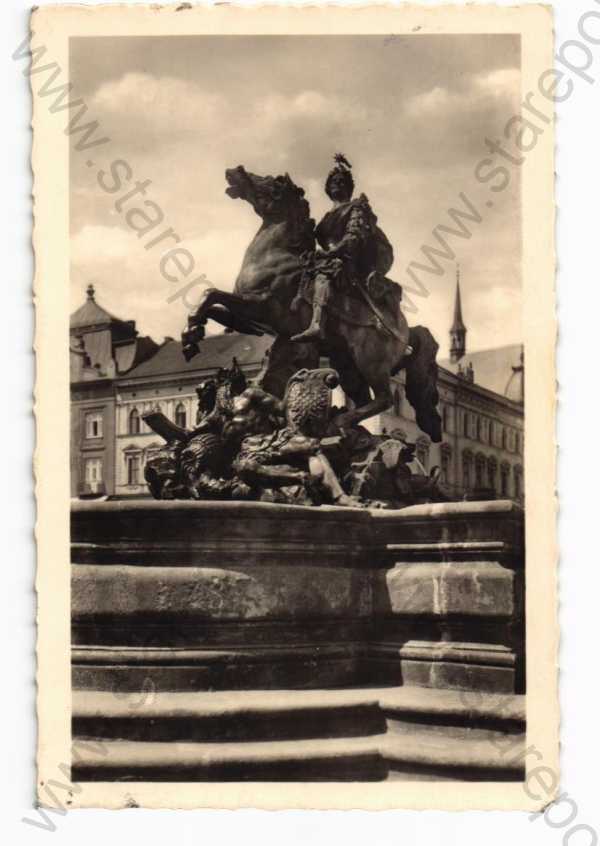  - Olomouc, částečný záběr města, kašna, Fototypia