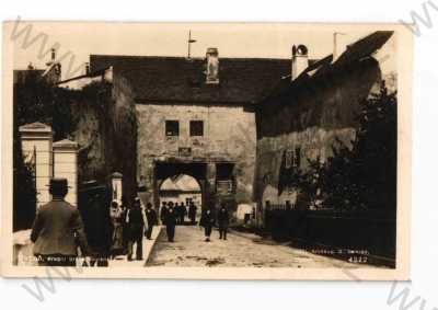  - Třeboň, Jindřichův Hradec, částečný záběr města, brána, Foto-fon